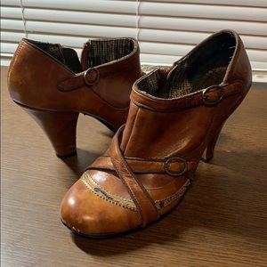 Bobbi Blu Leather Zipper Booties Size 9M